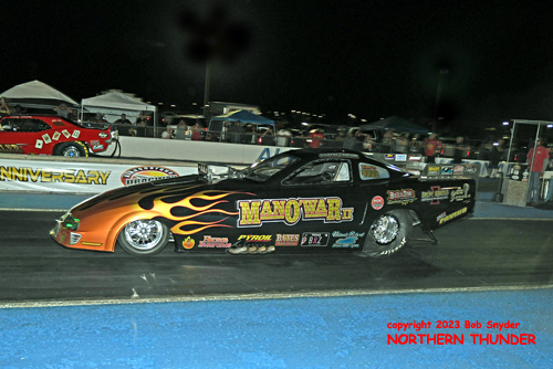 Shayne Lawson - 'Man O' War II' (near lane) vs 
Casey Geeslin - 'The Gambler' (far lane)